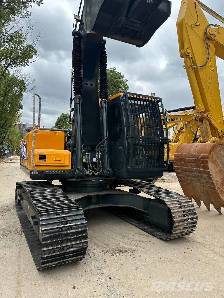 Hyundai HX 220 Bageri guseničari