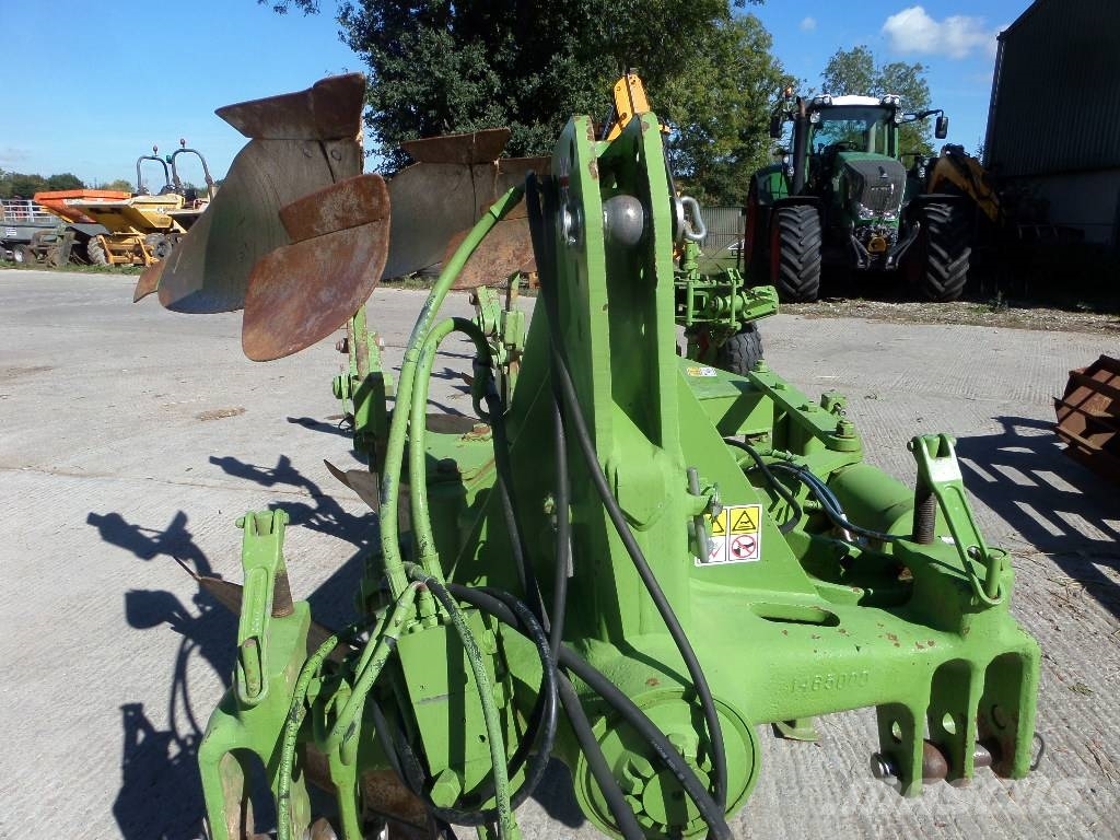 Dowdeswell 7 furrow reversible plough Vendeploger