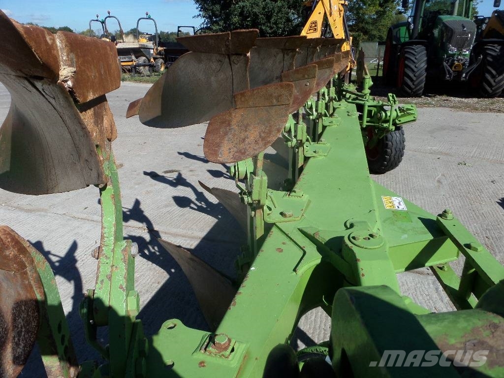 Dowdeswell 7 furrow reversible plough Vendeploger
