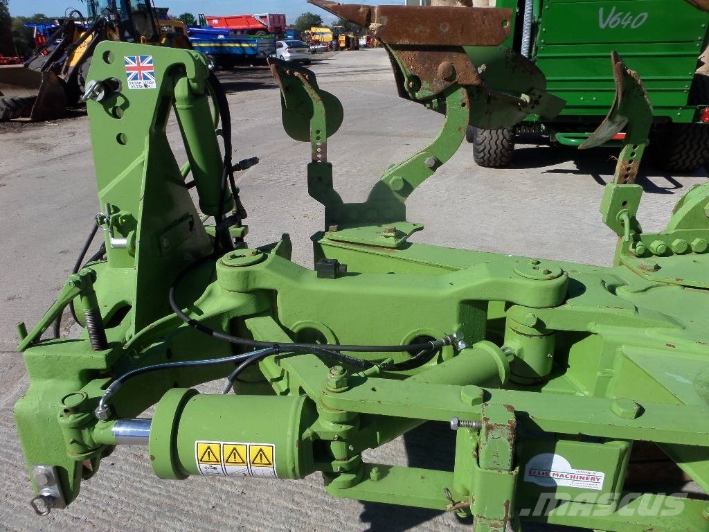 Dowdeswell 7 furrow reversible plough Vendeploger