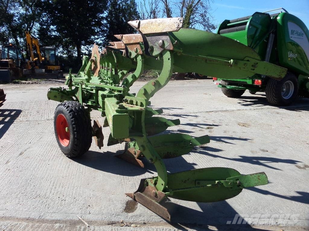 Dowdeswell 7 furrow reversible plough Vendeploger