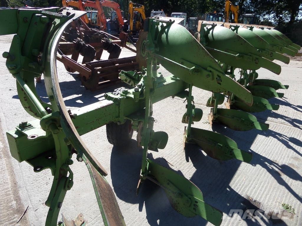 Dowdeswell 7 furrow reversible plough Vendeploger