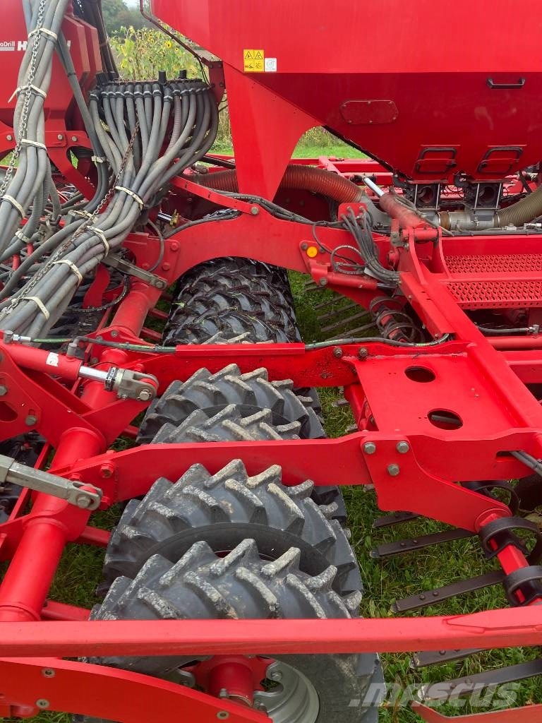 Horsch PRONTO 6DC G+F مثاقيب مدمجة