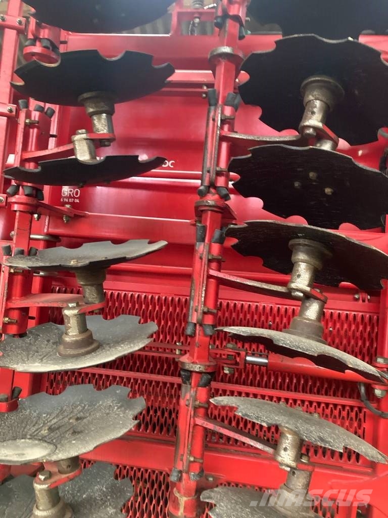 Horsch PRONTO 6DC G+F مثاقيب مدمجة