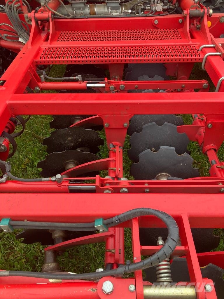Horsch PRONTO 6DC G+F مثاقيب مدمجة