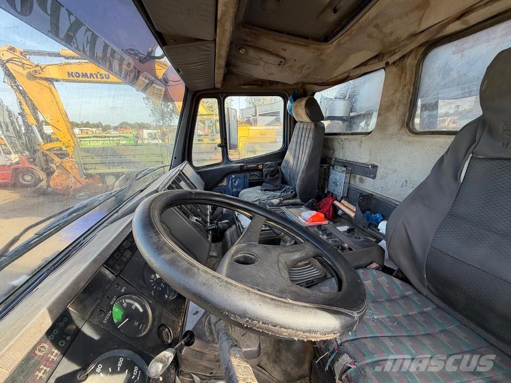 Mercedes-Benz SK 3538 Open Box With Crane - 8x8 - V8 - Big Axle' 平板式/側卸式卡車