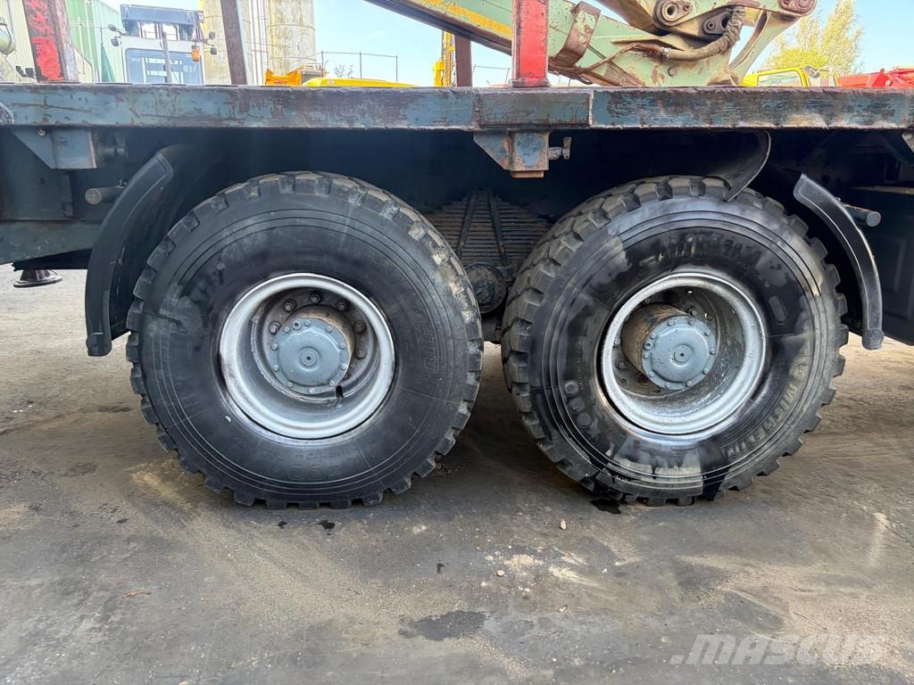 Mercedes-Benz SK 3538 Open Box With Crane - 8x8 - V8 - Big Axle' 平板式/側卸式卡車