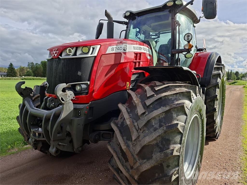 Massey Ferguson 8740S Dyna-VT Stage5 Traktoren