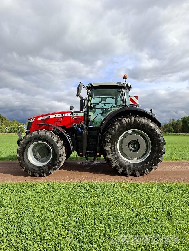 Massey Ferguson 8740S Dyna-VT Stage5 Traktoren
