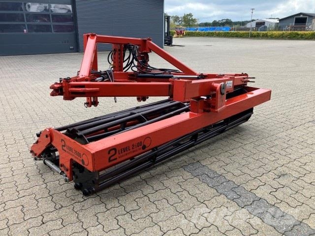  - - - 2 LEVEL 2600 Tromler