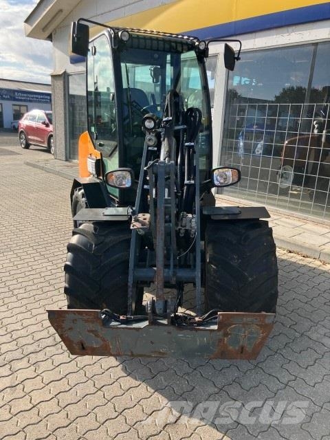 GiANT G2700 HD Plus minilæsser لوادر صغيرة