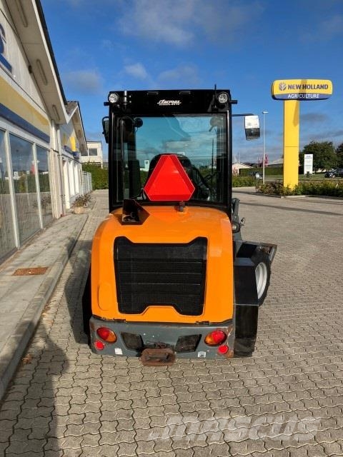GiANT G2700 HD Plus minilæsser لوادر صغيرة