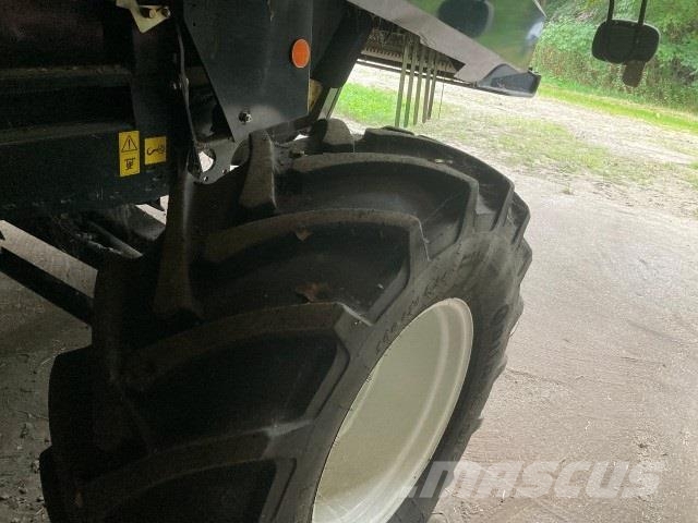 New Holland CX6090 SS (SFK) Mähdrescher