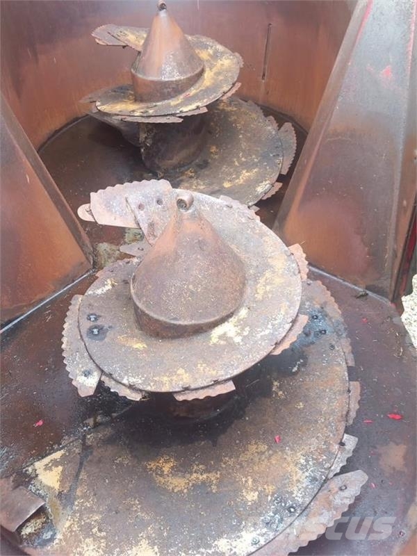 Peecon VME 15-200 FULDFODER ملقمات خلاط