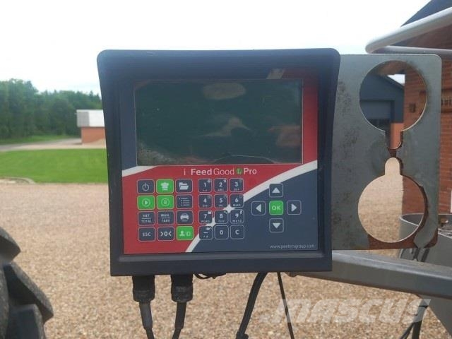 Peecon VME 15-200 FULDFODER ملقمات خلاط