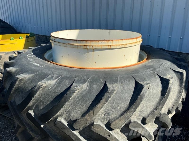  - - - TV. HJUL 20,8R42 Tyres, wheels and rims
