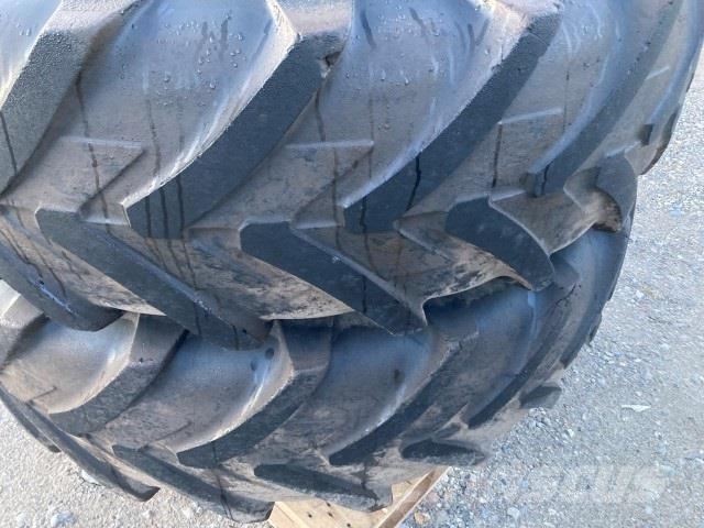  - - - TVILLINGHJUL 38" Tyres, wheels and rims