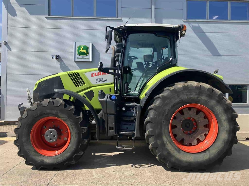 CLAAS Axion 870 Tractors