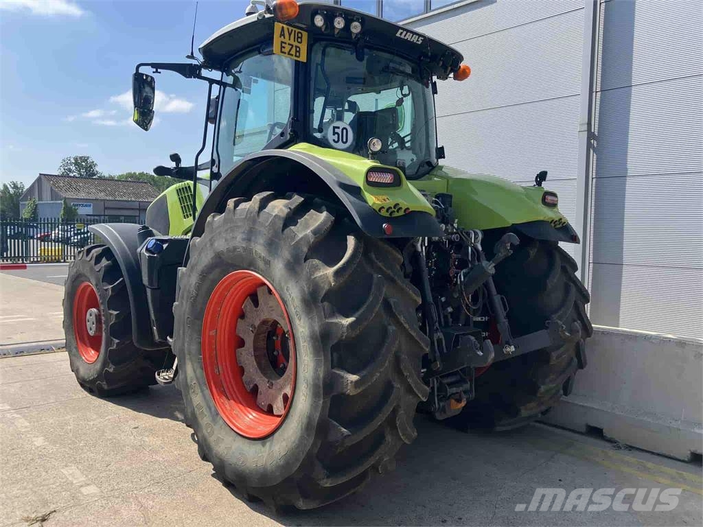 CLAAS Axion 870 Tractors