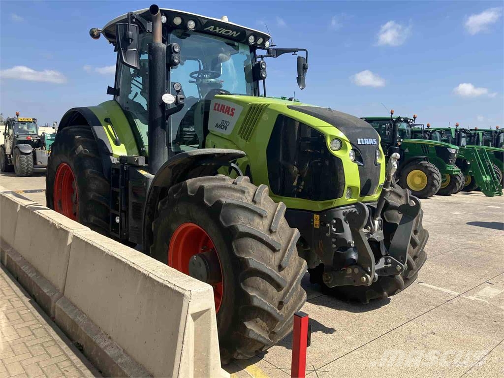 CLAAS Axion 870 Tractors