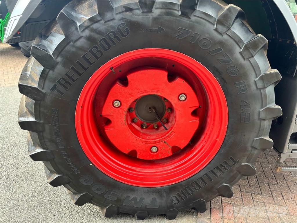 Fendt 828 Profi Plus Tractors
