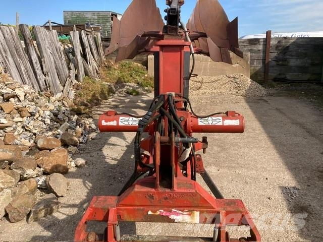  George Besson SPB9 Reversible ploughs