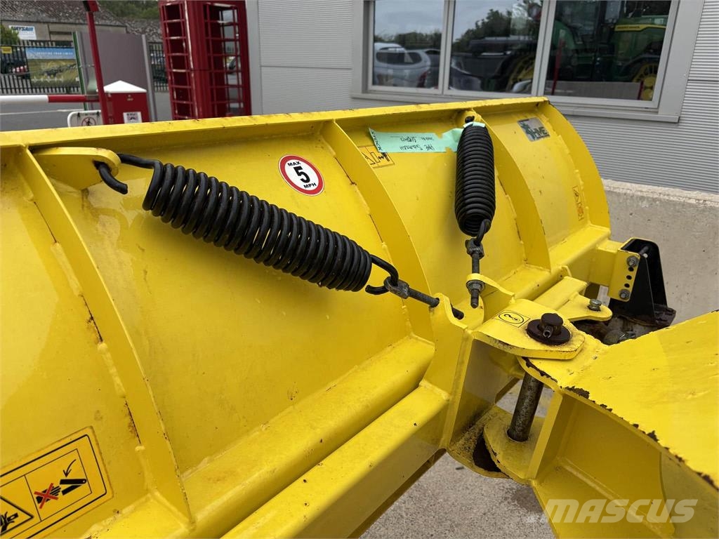 Howard Marshall Snow Plough طاردات