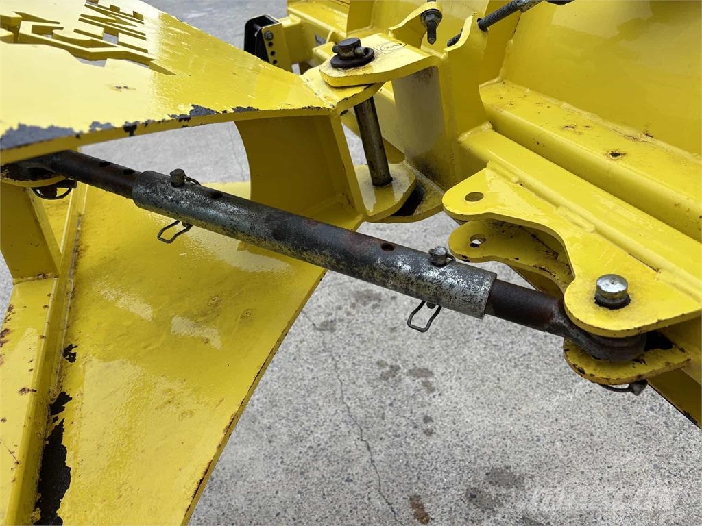 Howard Marshall Snow Plough طاردات