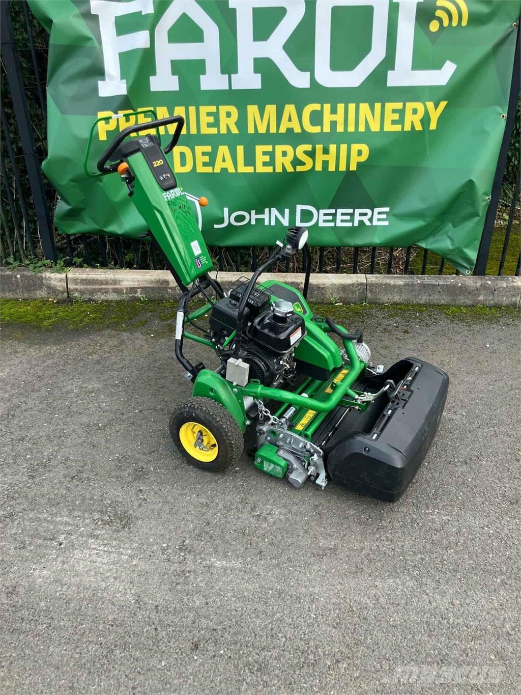 John Deere 220E Hybrid Greens Mower Motokultivator kosilice