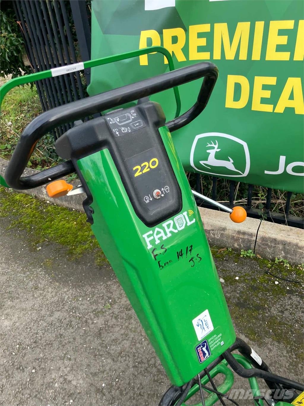 John Deere 220E Hybrid Greens Mower Motokultivator kosilice