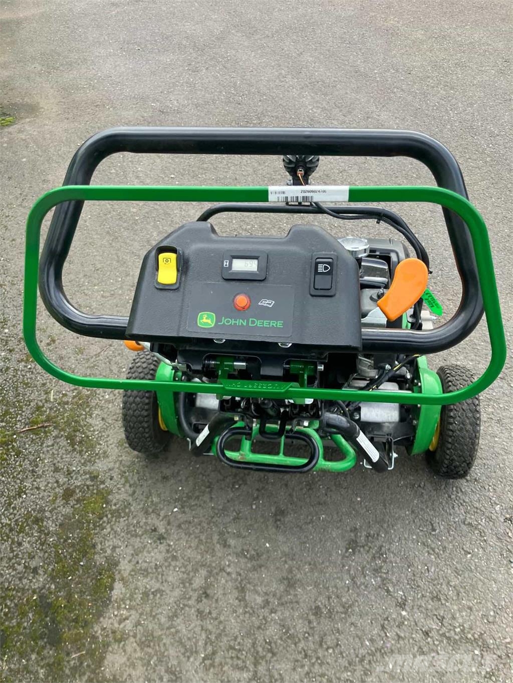 John Deere 220E Hybrid Greens Mower Motokultivator kosilice