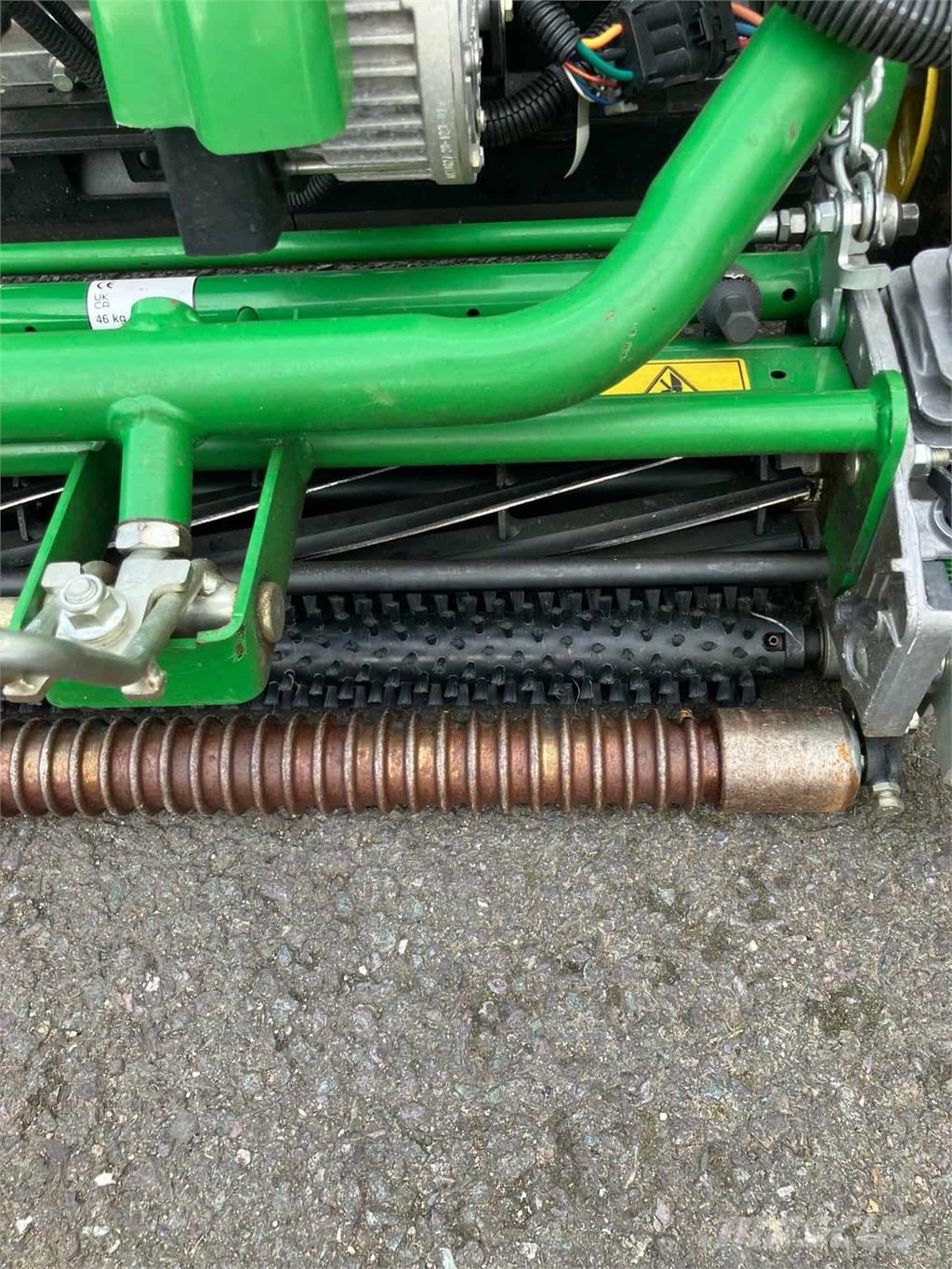 John Deere 220E Hybrid Greens Mower Motokultivator kosilice