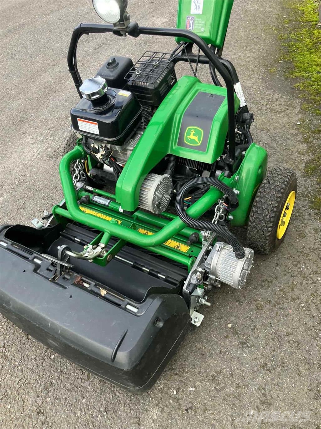 John Deere 220E Hybrid Greens Mower Motokultivator kosilice
