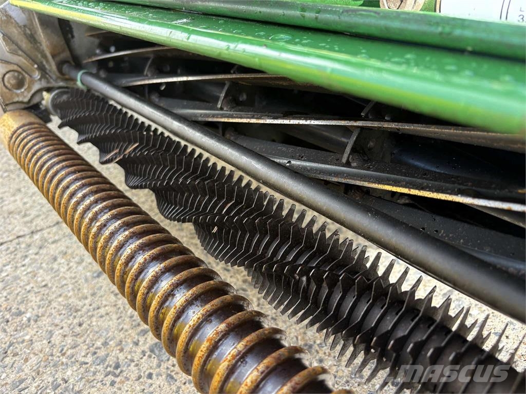 John Deere 2750E Hybrid Tosaerba a spinta