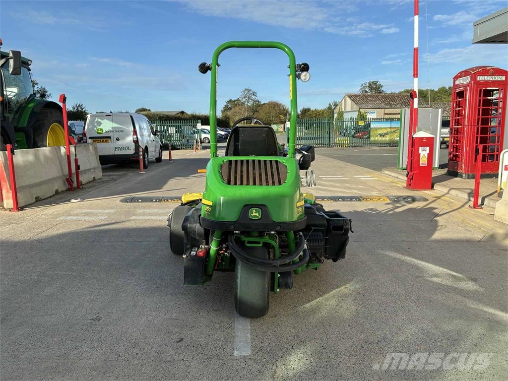 John Deere 2750E Hybrid Walk-behind косилка