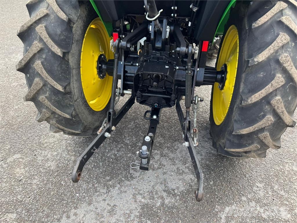 John Deere 3038E 소형 트랙터