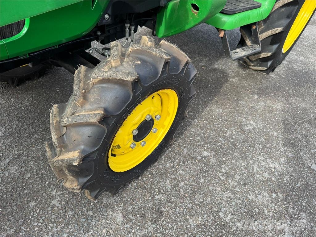 John Deere 3038E 소형 트랙터
