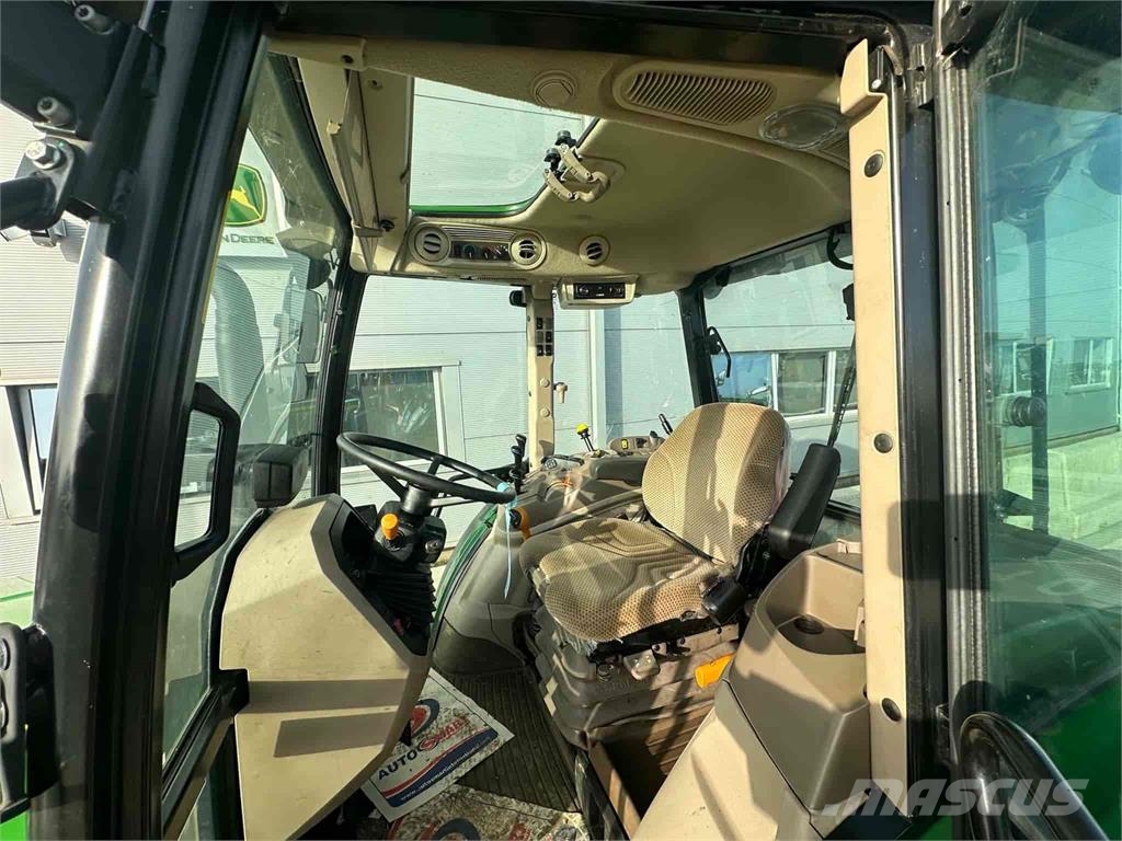 John Deere 5100M الجرارات