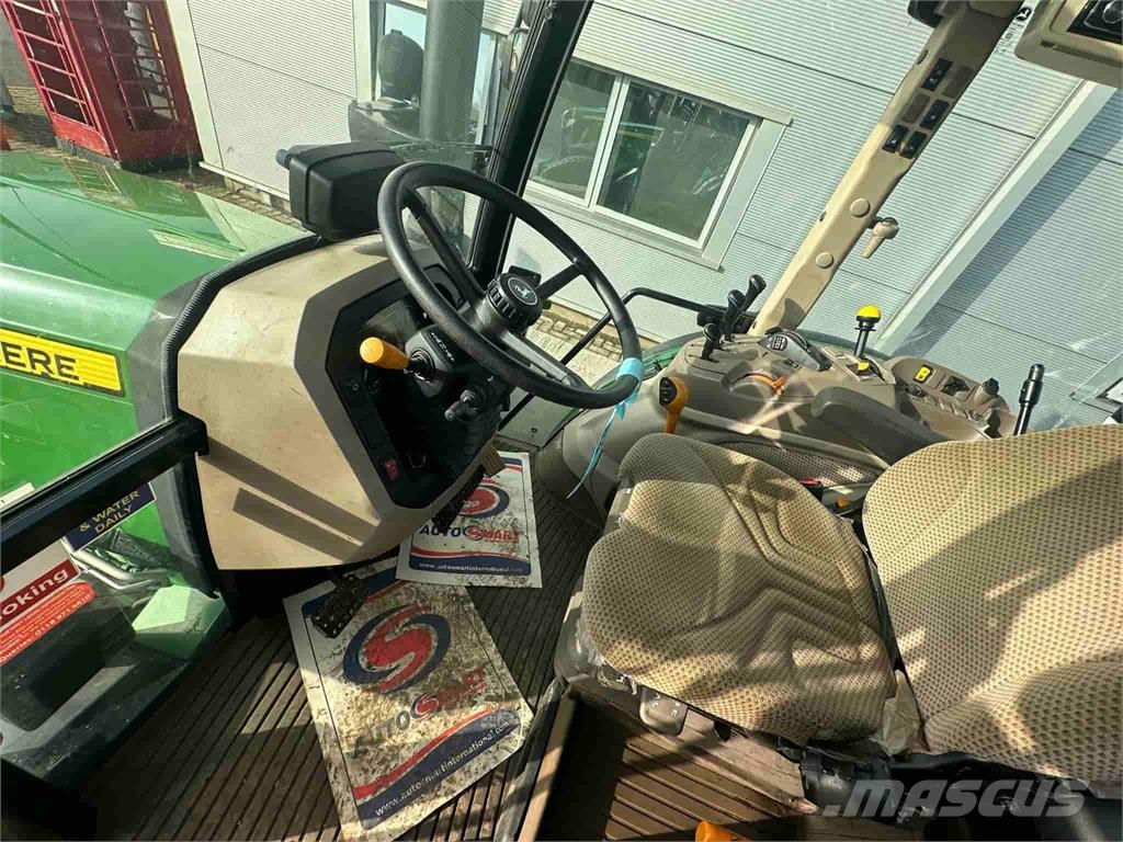 John Deere 5100M الجرارات