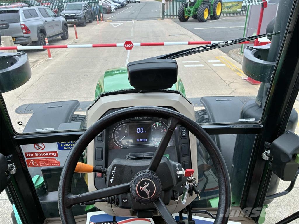 John Deere 5100M Traktori