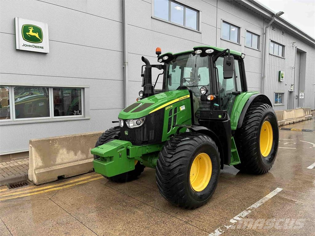 John Deere 6100M الجرارات