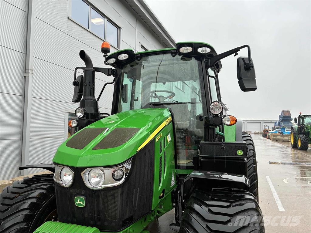 John Deere 6100M الجرارات