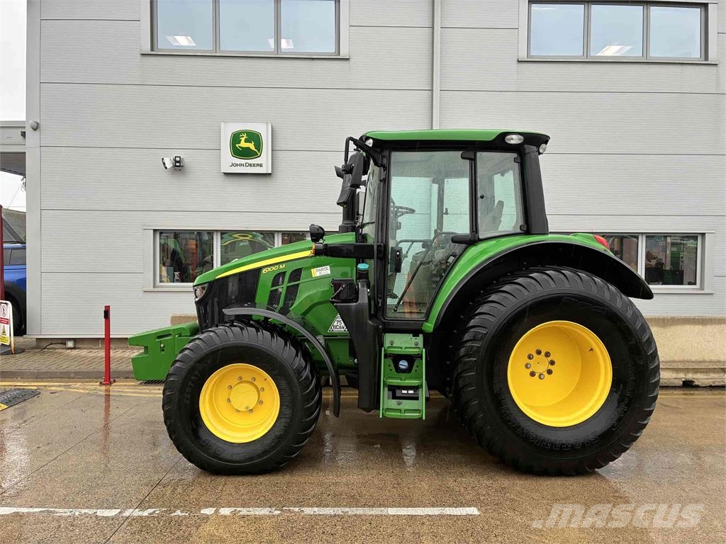 John Deere 6100M الجرارات