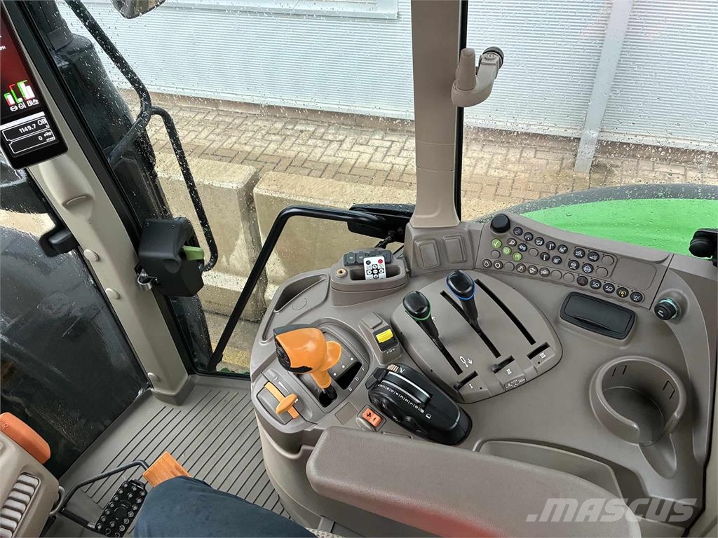 John Deere 6100M الجرارات