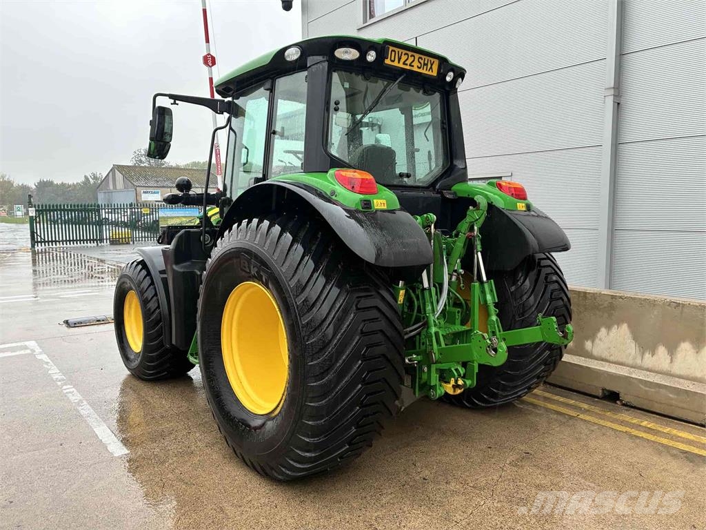 John Deere 6100M الجرارات