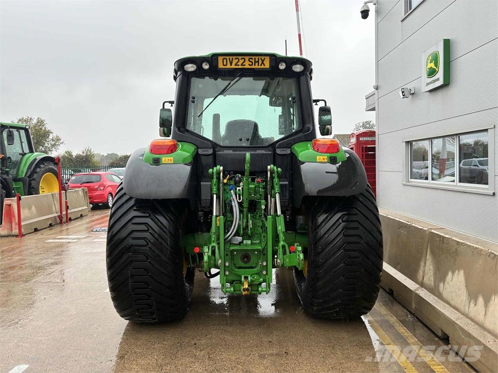 John Deere 6100M الجرارات