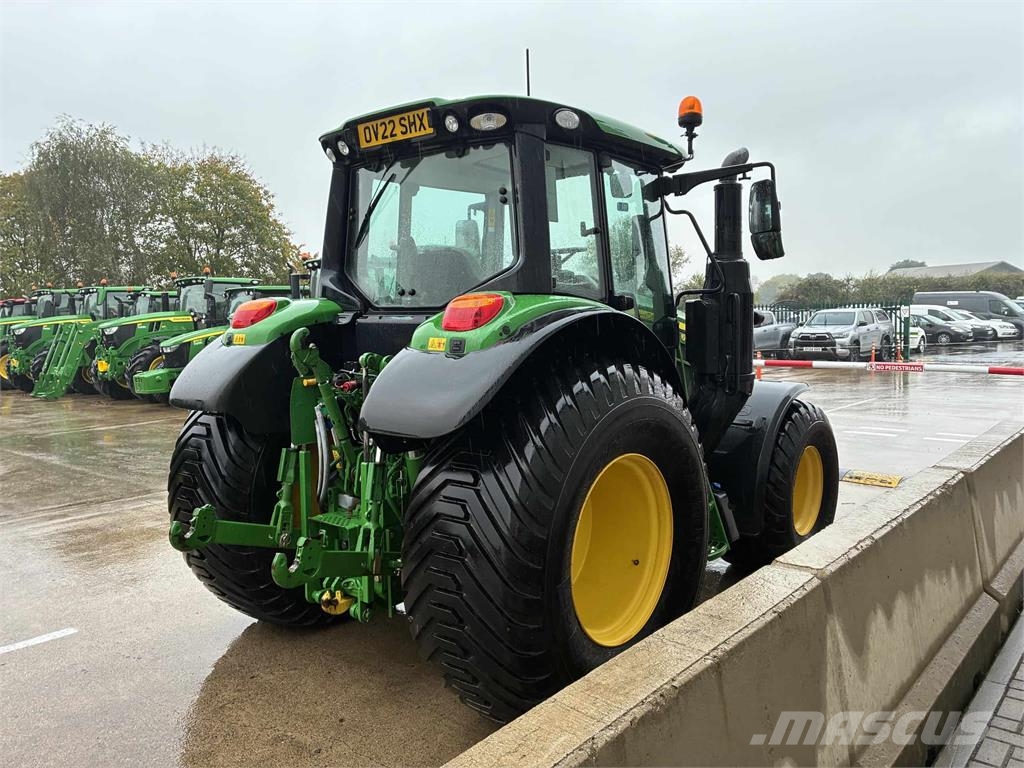 John Deere 6100M الجرارات