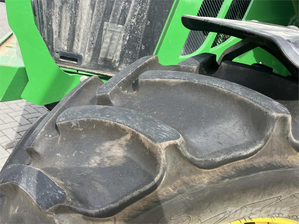 John Deere 6110M Tractors