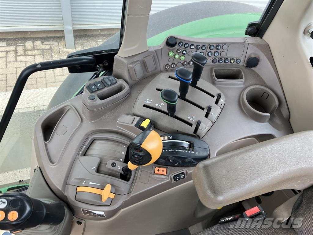 John Deere 6120M الجرارات