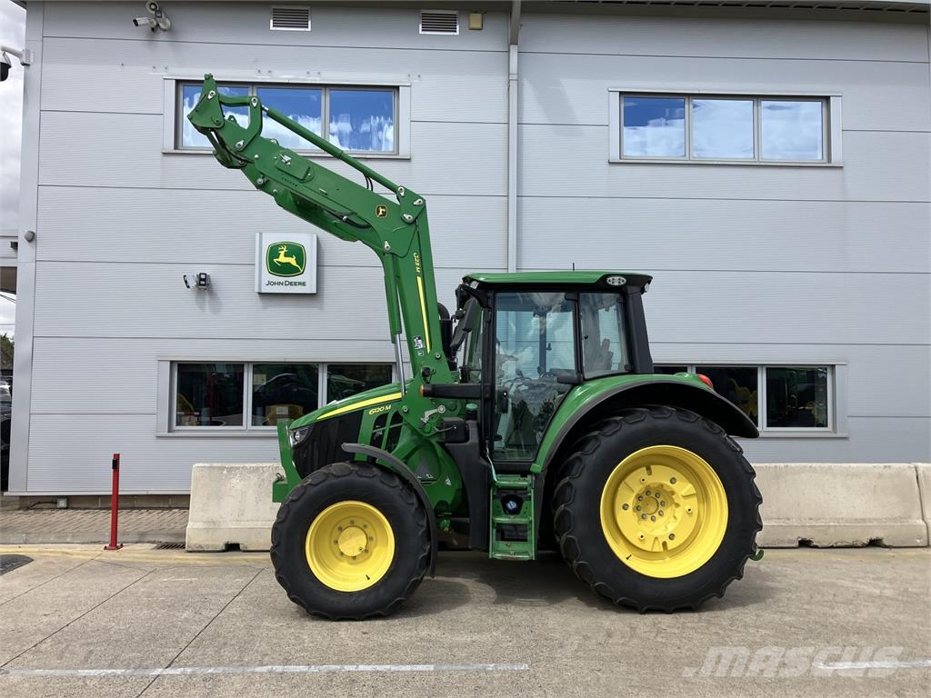 John Deere 6120M الجرارات